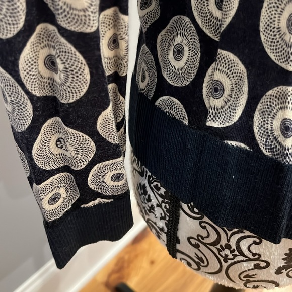 Tory Burch, light weight wool sweater - Picture 5 of 6